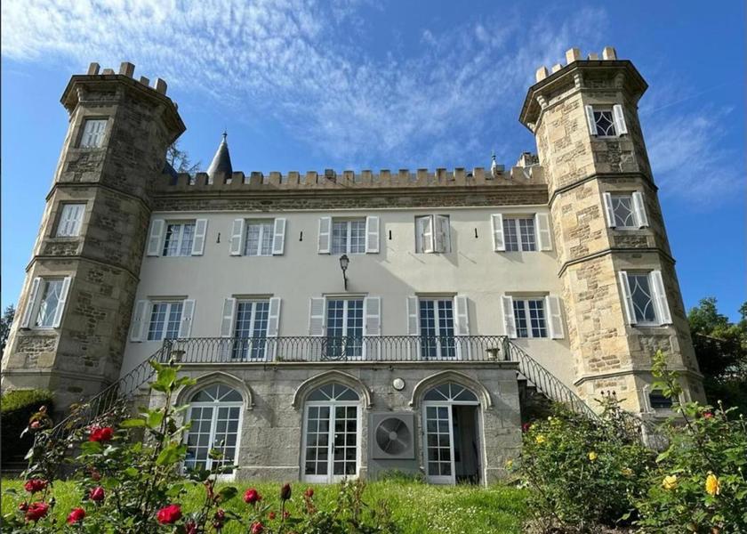 Auvergne-Rhône-Alpes Saint-Genest-Lerpt exterior view