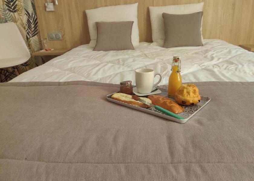  Saint-Louis food and beverages