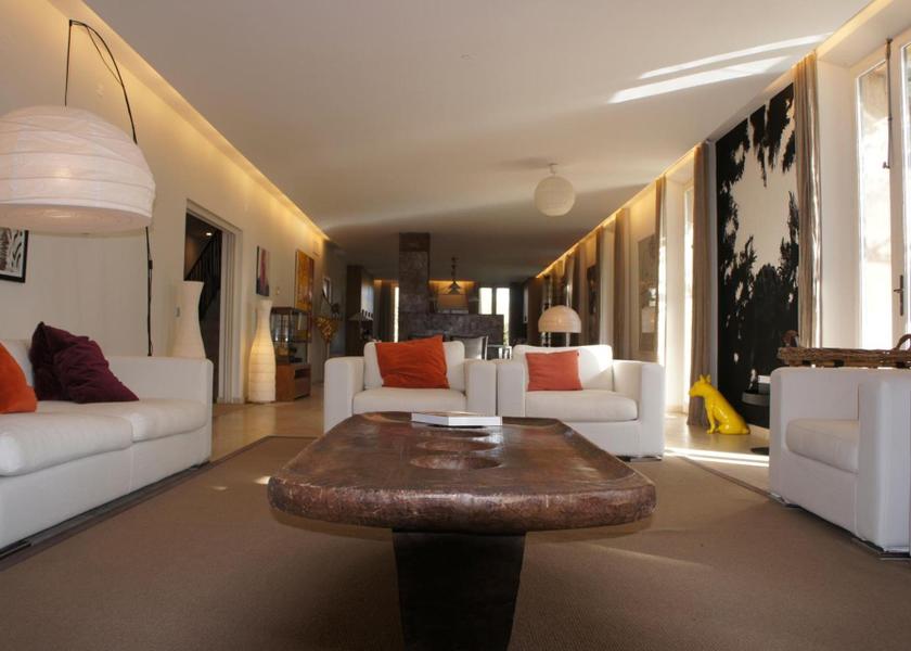 shared lounge/tv area