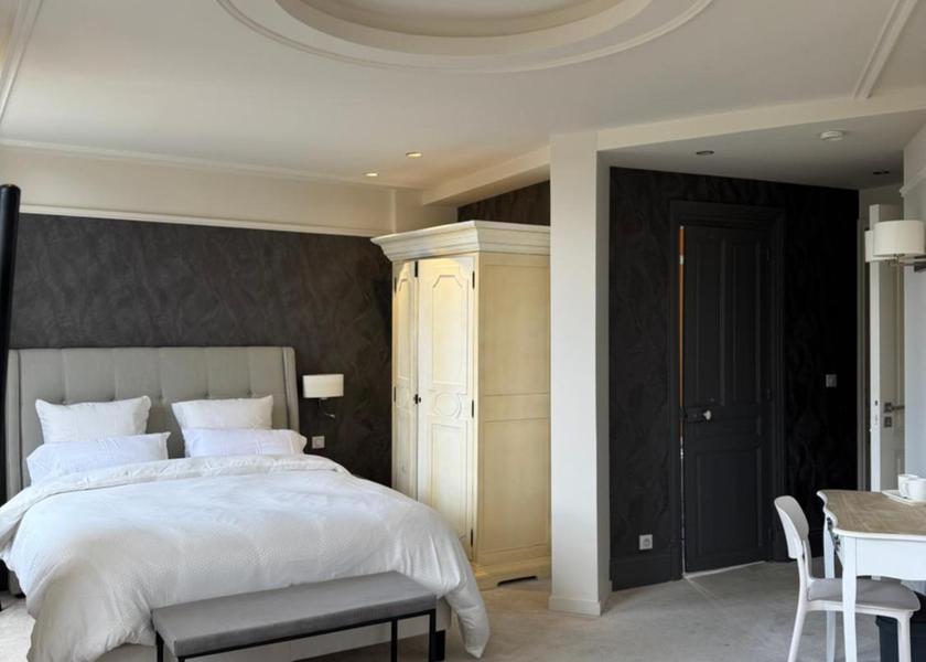 Normandy Arromanches-les-Bains Deluxe Double Room with Shower