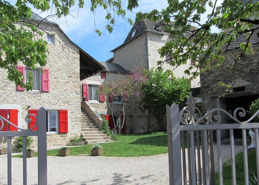 Occitanie Baraqueville entrance