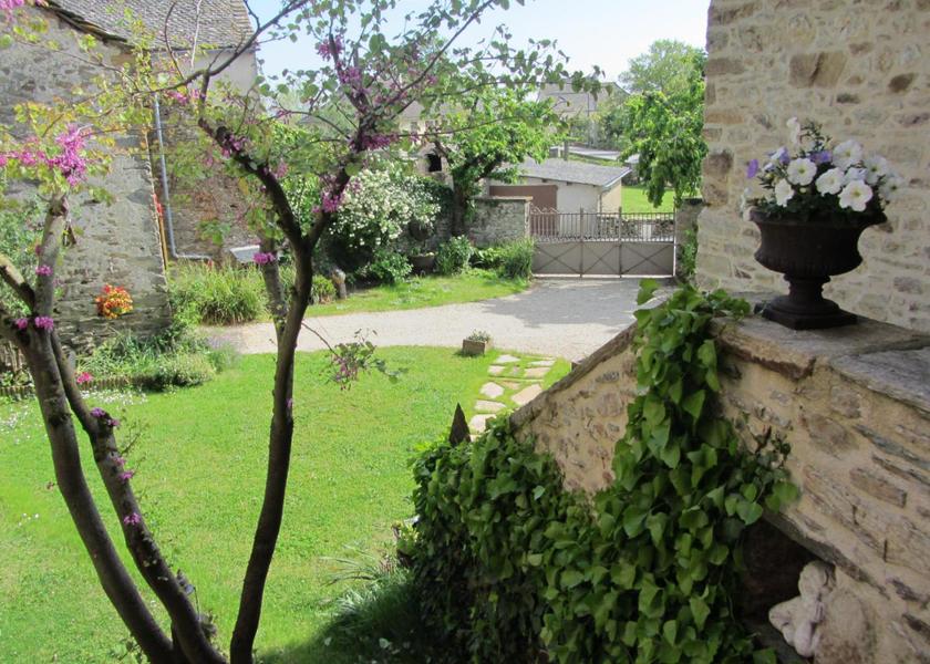 Occitanie Baraqueville garden