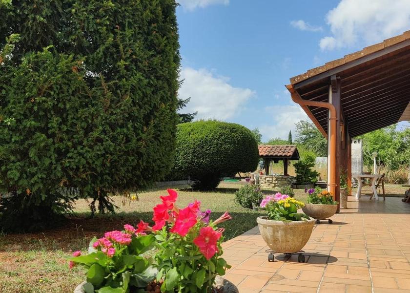 Nouvelle-Aquitaine Blanquefort view