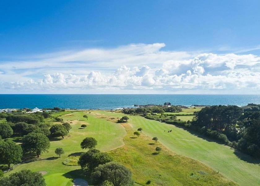 golf course [on-site]