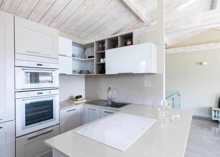 Corsica L'Île-Rousse kitchen
