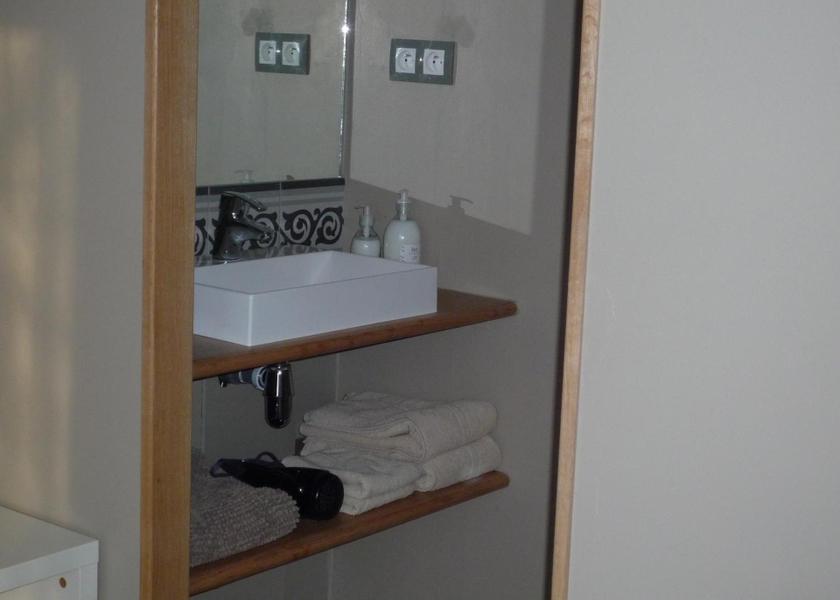 Provence - Alpes - Cote d'Azur L'Isle-sur-la-Sorgue Double Room with Private Bathroom