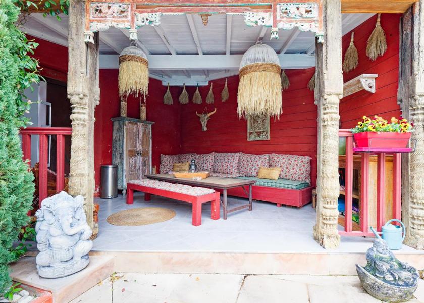 Auvergne-Rhone-Alpes Vallon-Pont-d'Arc facilities