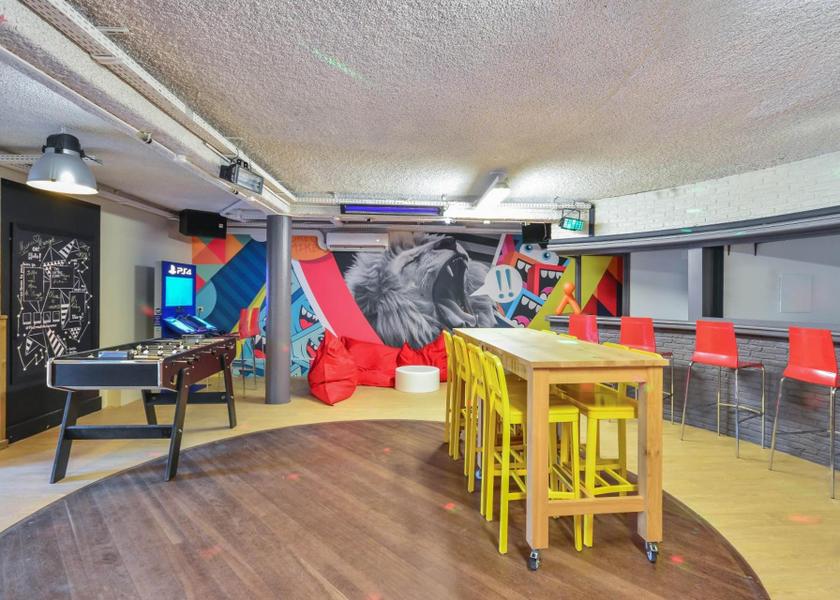 shared lounge/tv area