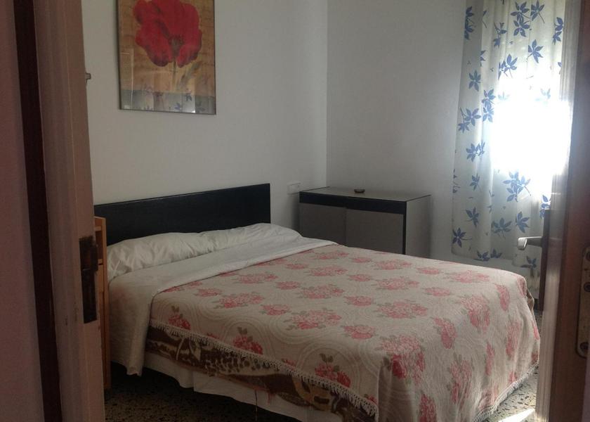 Catalonia Girona Single Room with Shared Bathroom