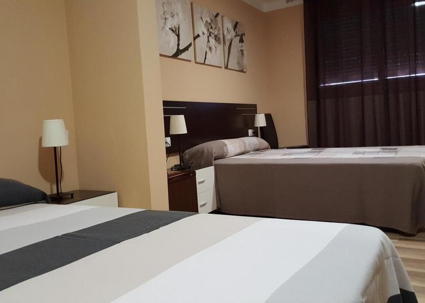 Catalonia Vilafranca del Penedes Triple Room with Private Bathroom