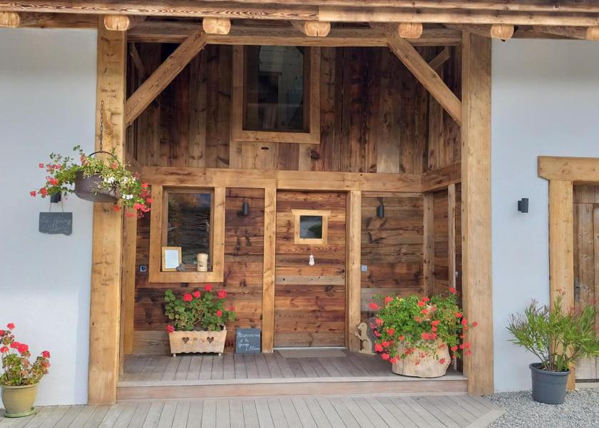 Auvergne-Rhône-Alpes Combloux entrance