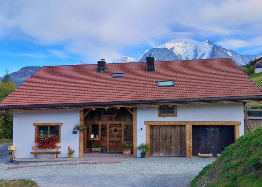 Auvergne-Rhône-Alpes Combloux entrance