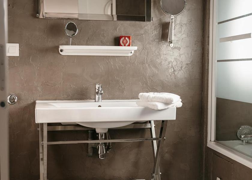 Brittany Perros-Guirec Premium Quadruple Room