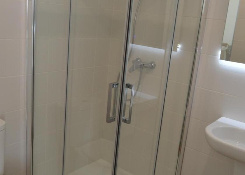 Asturias Cangas de Onis shower