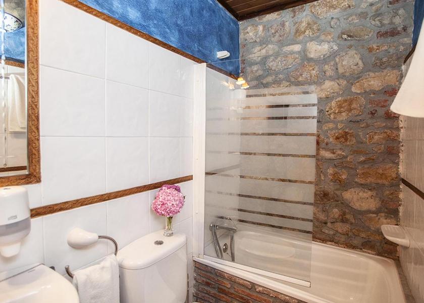Asturias Parres Standard Triple Room
