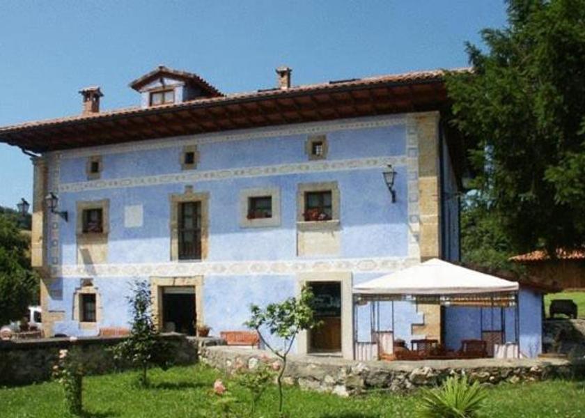 Asturias Cangas de Onis entrance