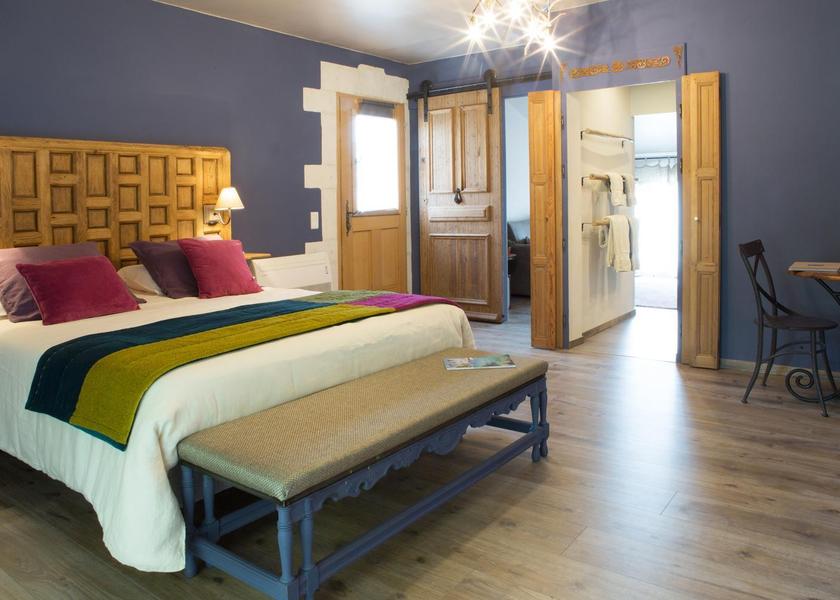 Provence-Alpes-Côte d'Azur Chateaurenard Junior Suite with Pool View