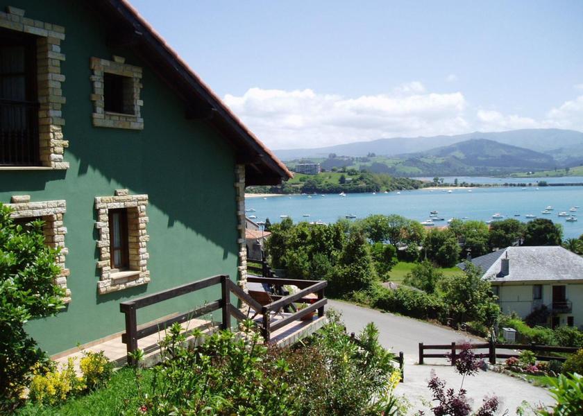 Cantabria San Vicente de la Barquera entrance