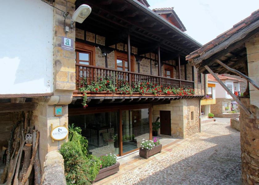 Cantabria Arenas de Iguna exterior view