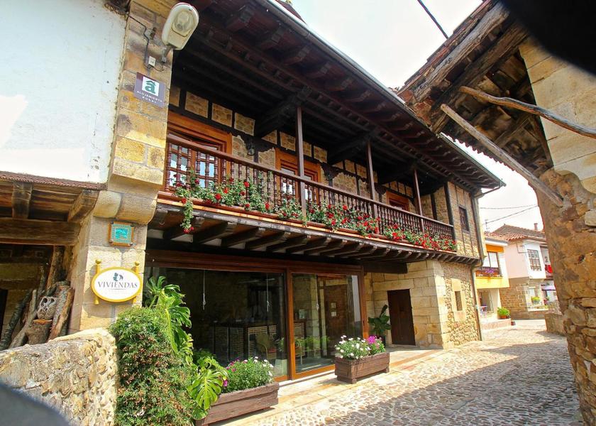 Cantabria Arenas de Iguna exterior view