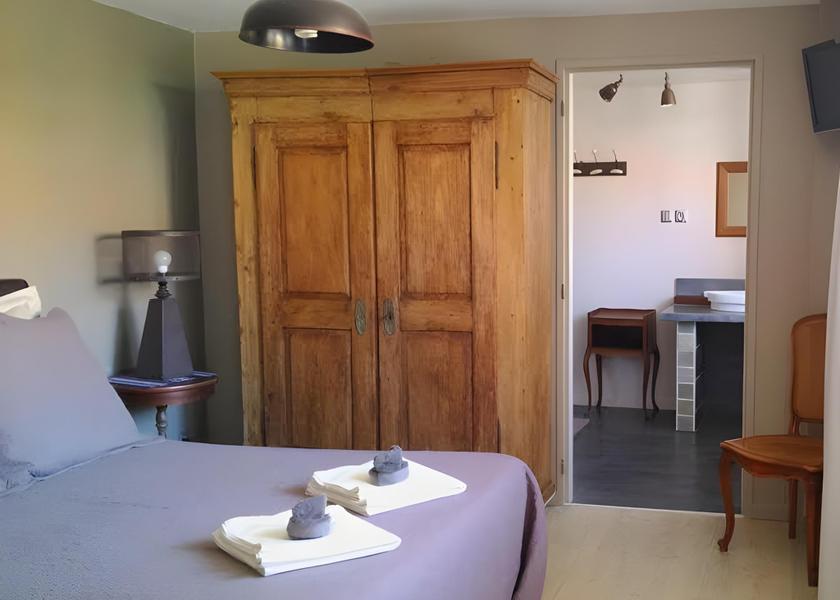 Grand Est Kintzheim Double or Twin-Ensuite with Shower-Schwilgué