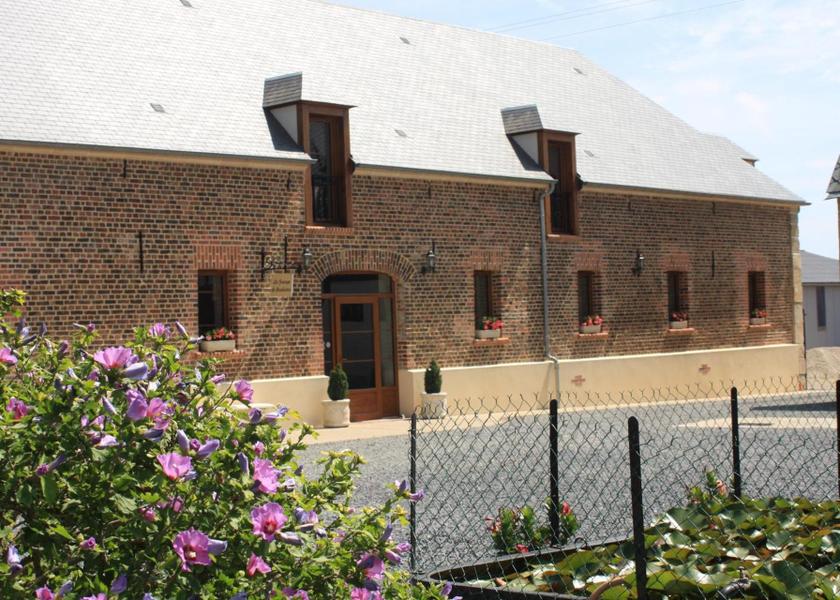 Hauts-de-France Meru exterior view