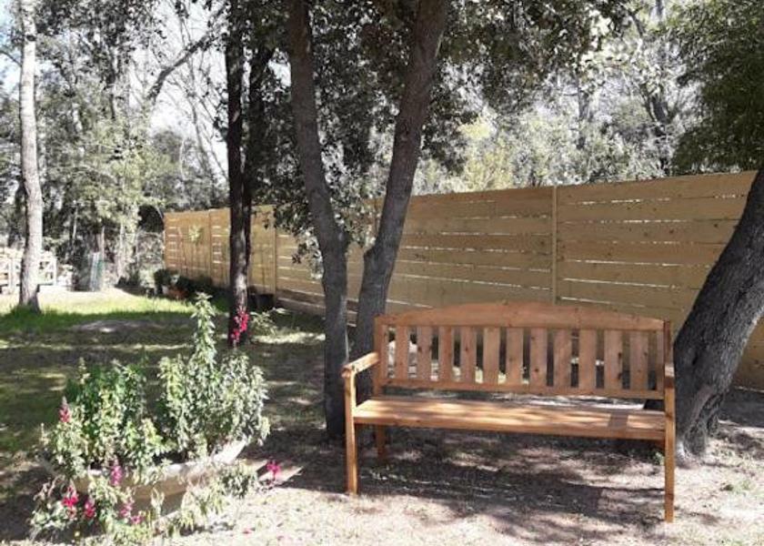 Occitanie Pujaut garden