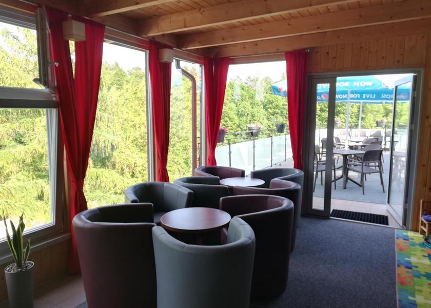 shared lounge/tv area