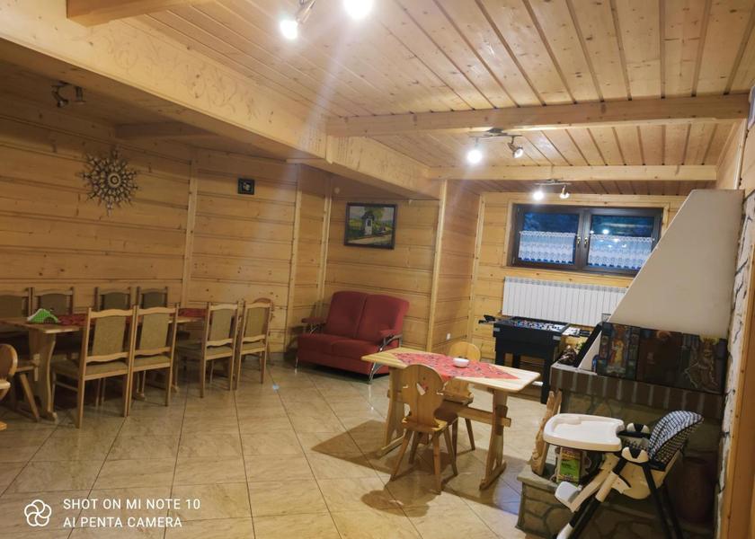 shared lounge/tv area