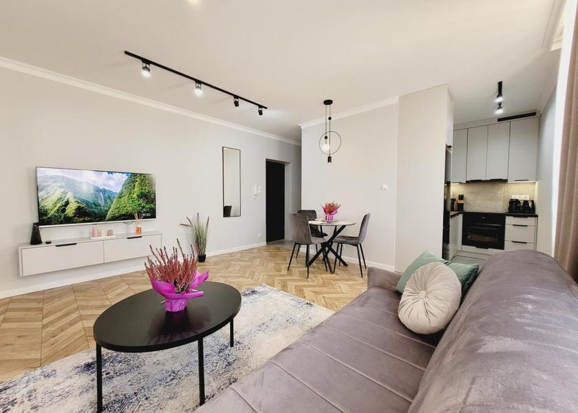 shared lounge/tv area