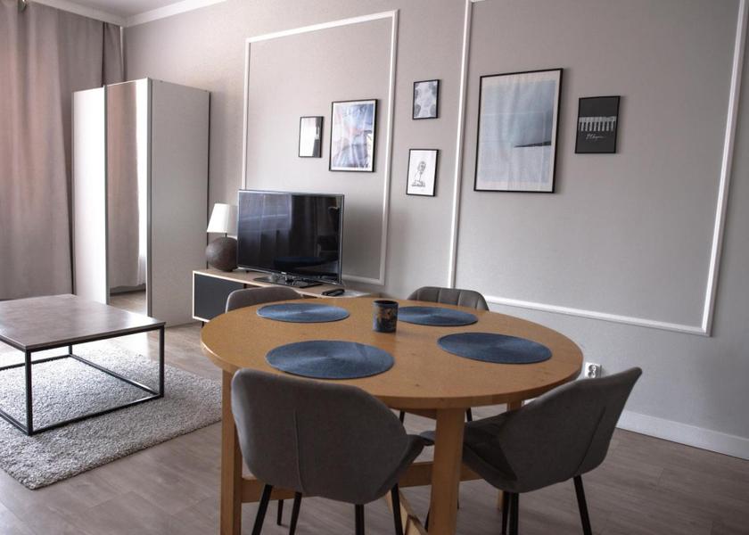 shared lounge/tv area