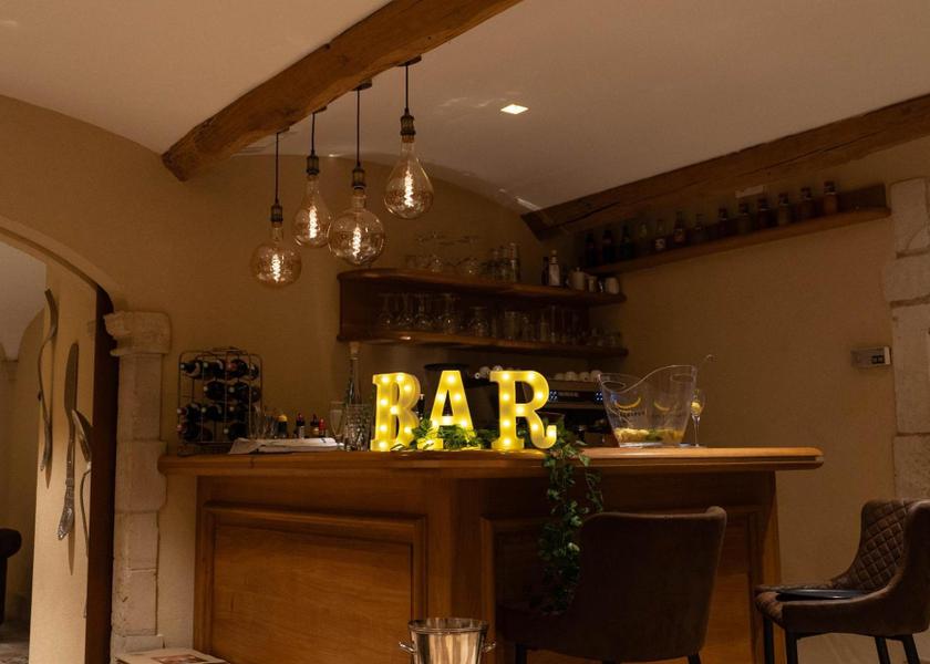 bar/lounge