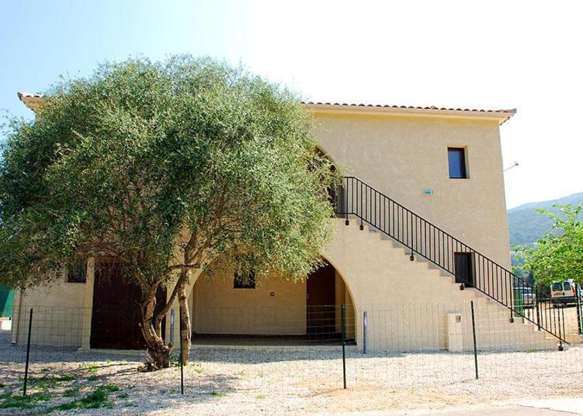Corsica Galeria exterior view