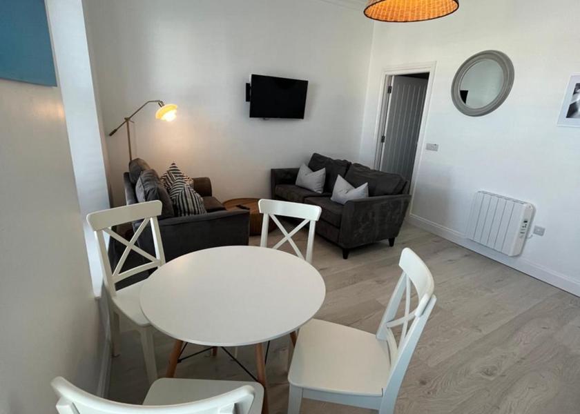 shared lounge/tv area