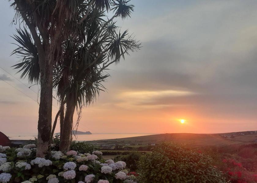 Kerry (county) Dingle surrounding environment