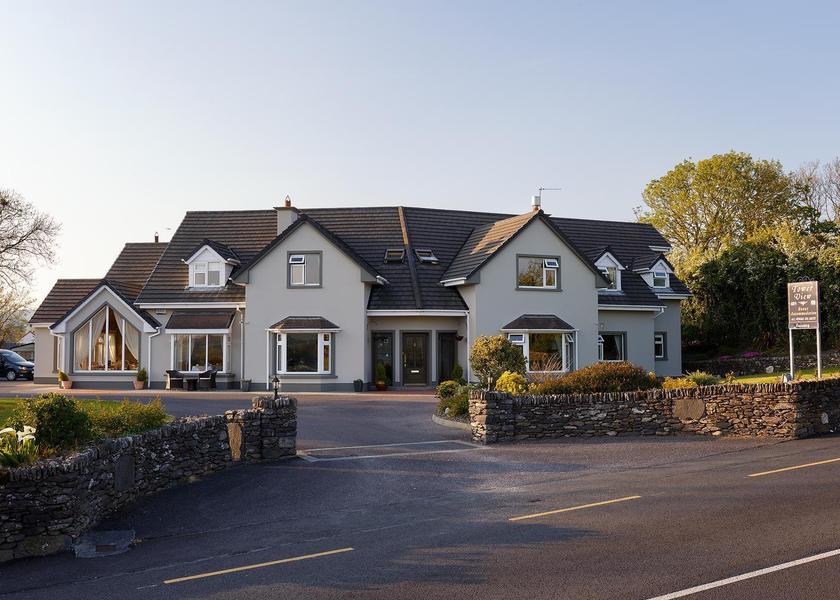 Kerry (county) Dingle exterior view