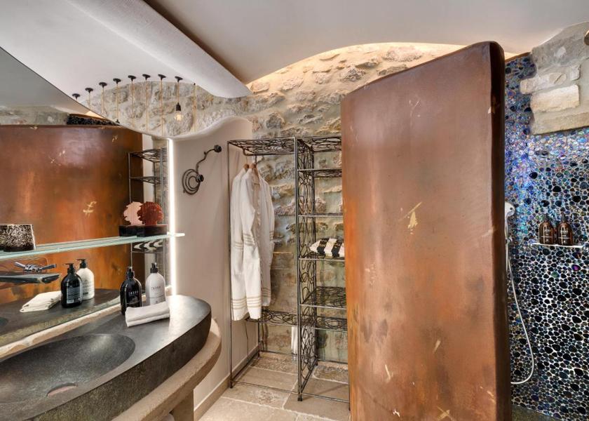 Occitanie Martignargues bathroom