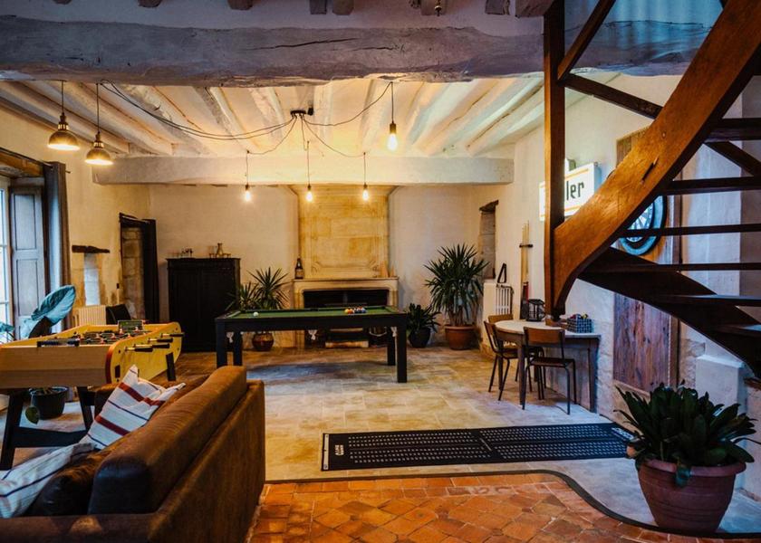 Centre - Loire Valley Nouatre shared lounge/tv area