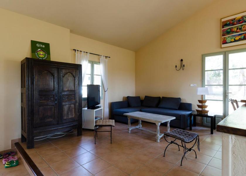 Occitanie Salles-d'Aude shared lounge/tv area