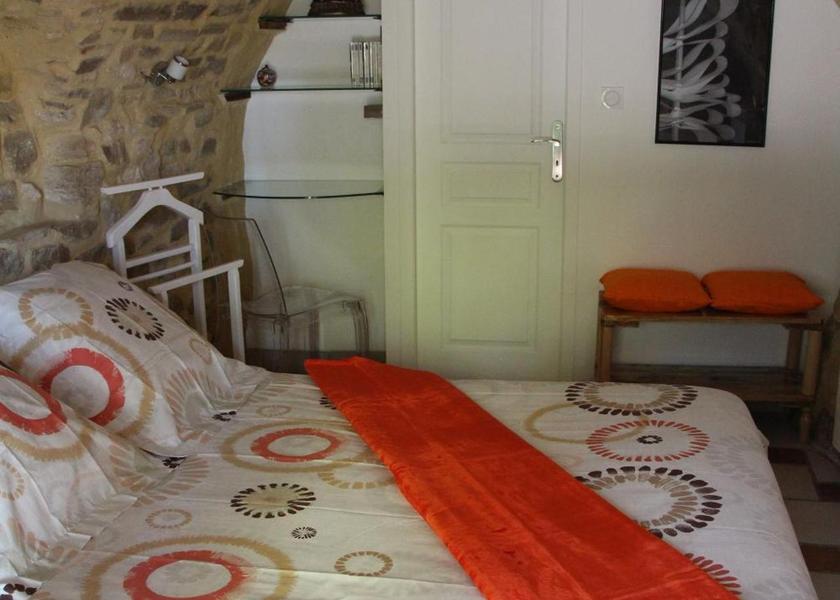 Occitanie Saint-Jean-de-Ceyrargues guestroom