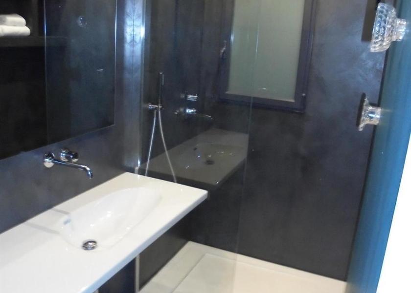 Corsica Ville-di-Pietrabugno bathroom