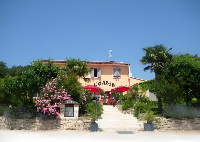 Provence - Alpes - Cote d'Azur Cabrieres-d'Avignon surrounding environment