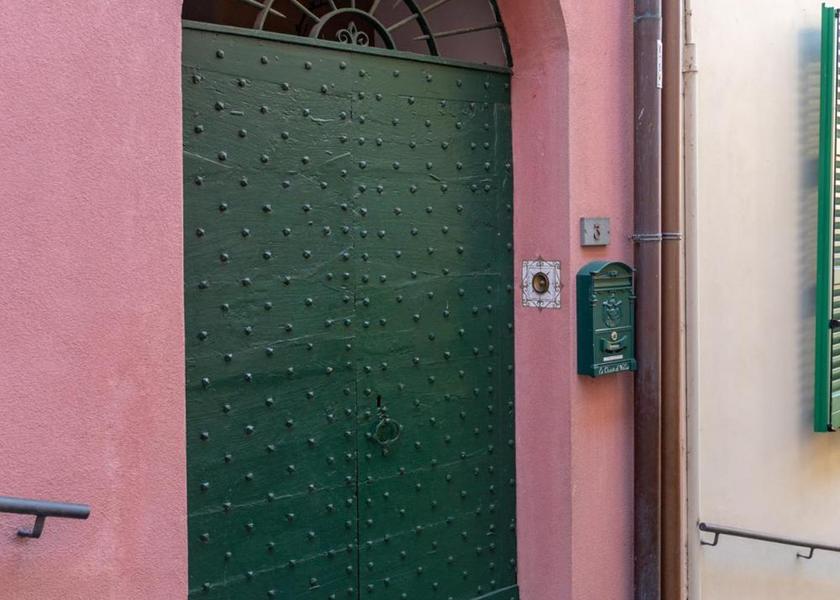 Lombardy Varenna entrance