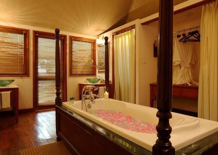 Madhya Pradesh Kanha bathroom