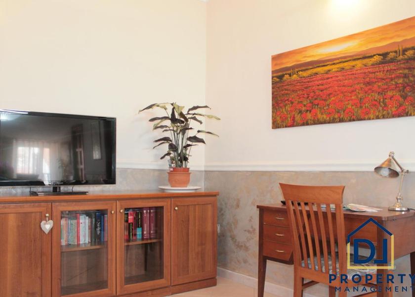 Puglia San Giovanni Rotondo shared lounge/tv area