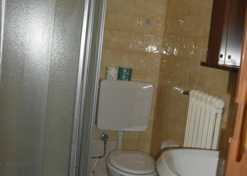 Valle d'Aosta Aosta bathroom