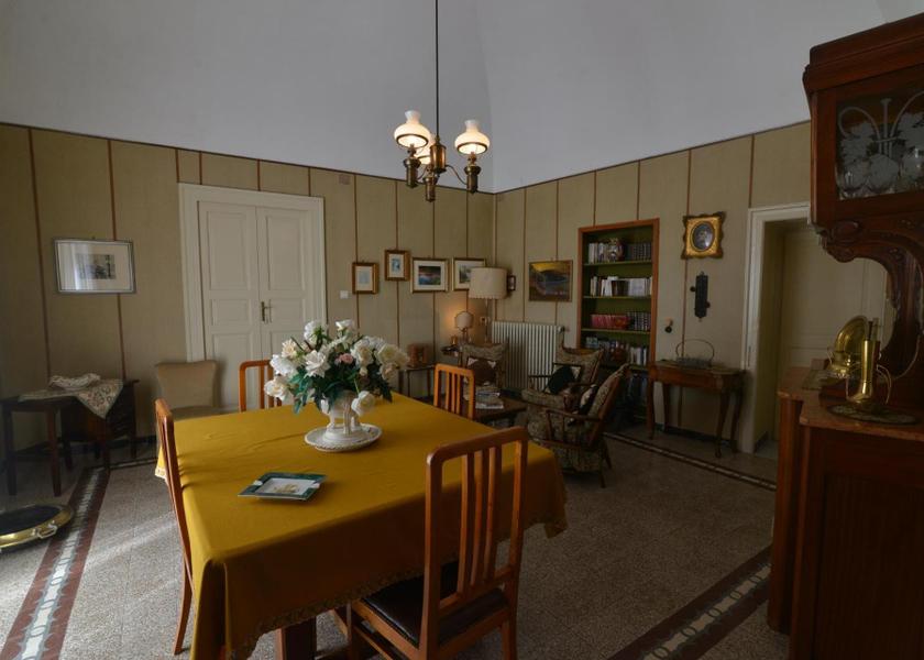 Basilicata Pisticci shared lounge/tv area