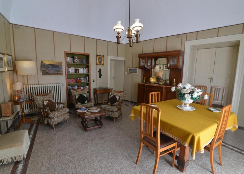Basilicata Pisticci shared lounge/tv area