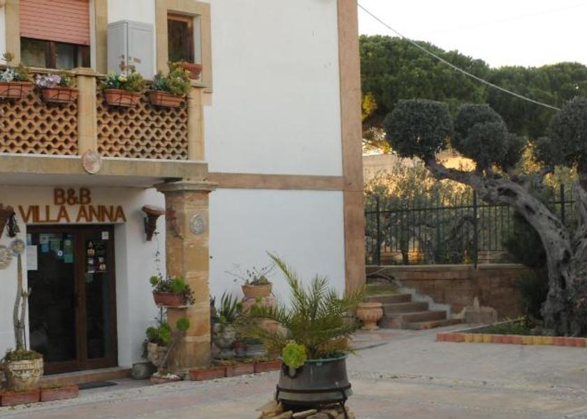 Sicily Castelvetrano Entrance