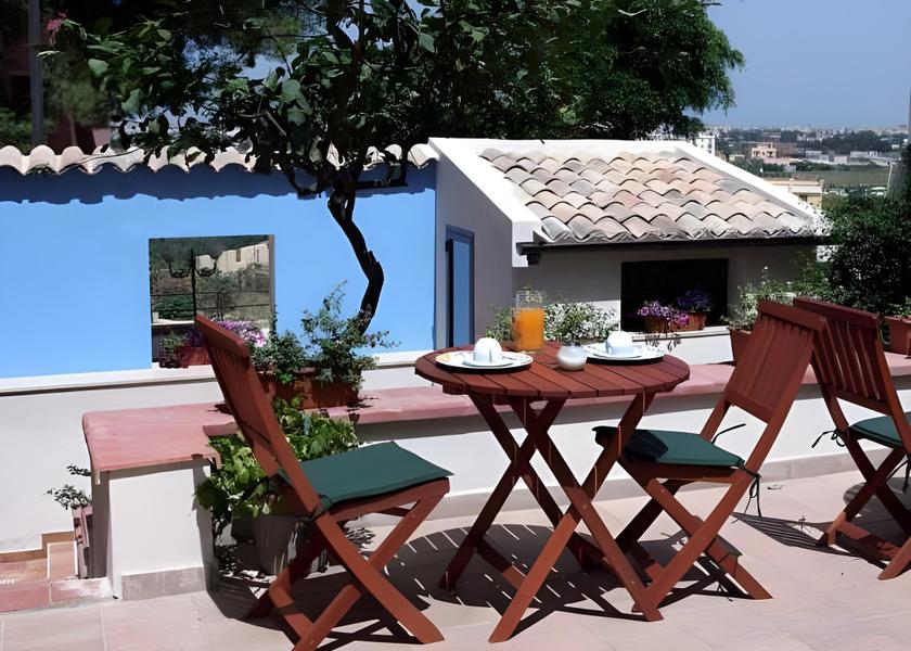 Sicily Paceco swimming pool